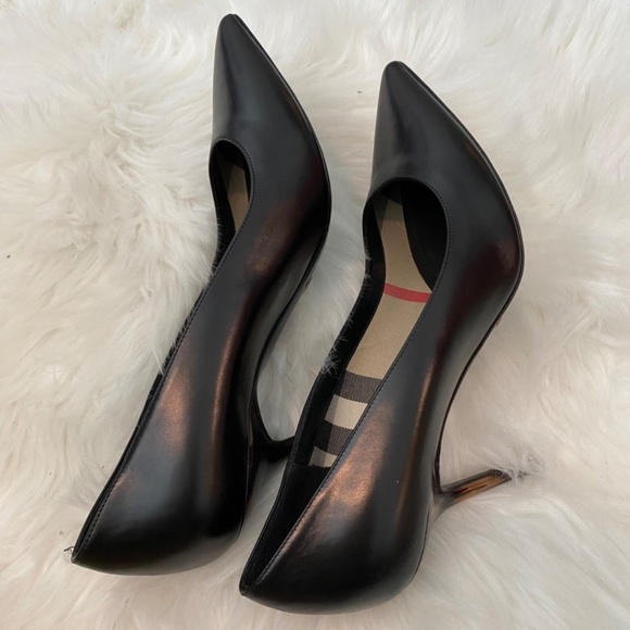 Burberry Mawdesley Pump. Black. EU 38 - Picture 5 of 15